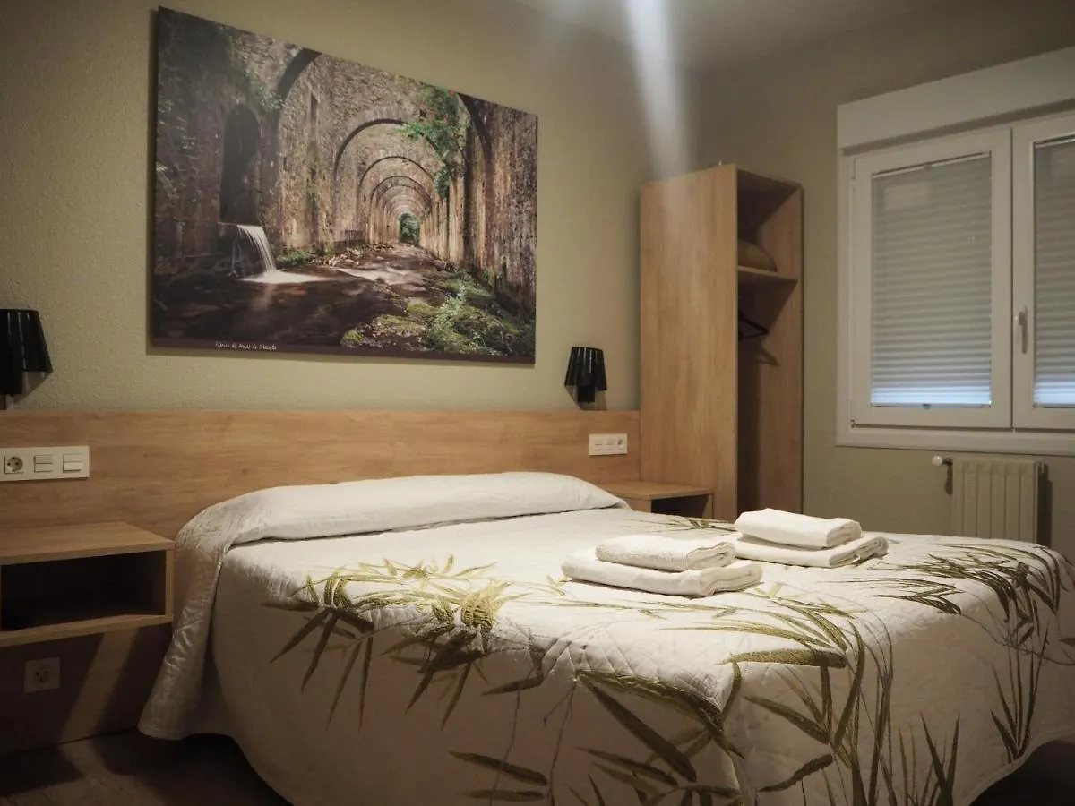 Hostal Acella Pampelune 5*,